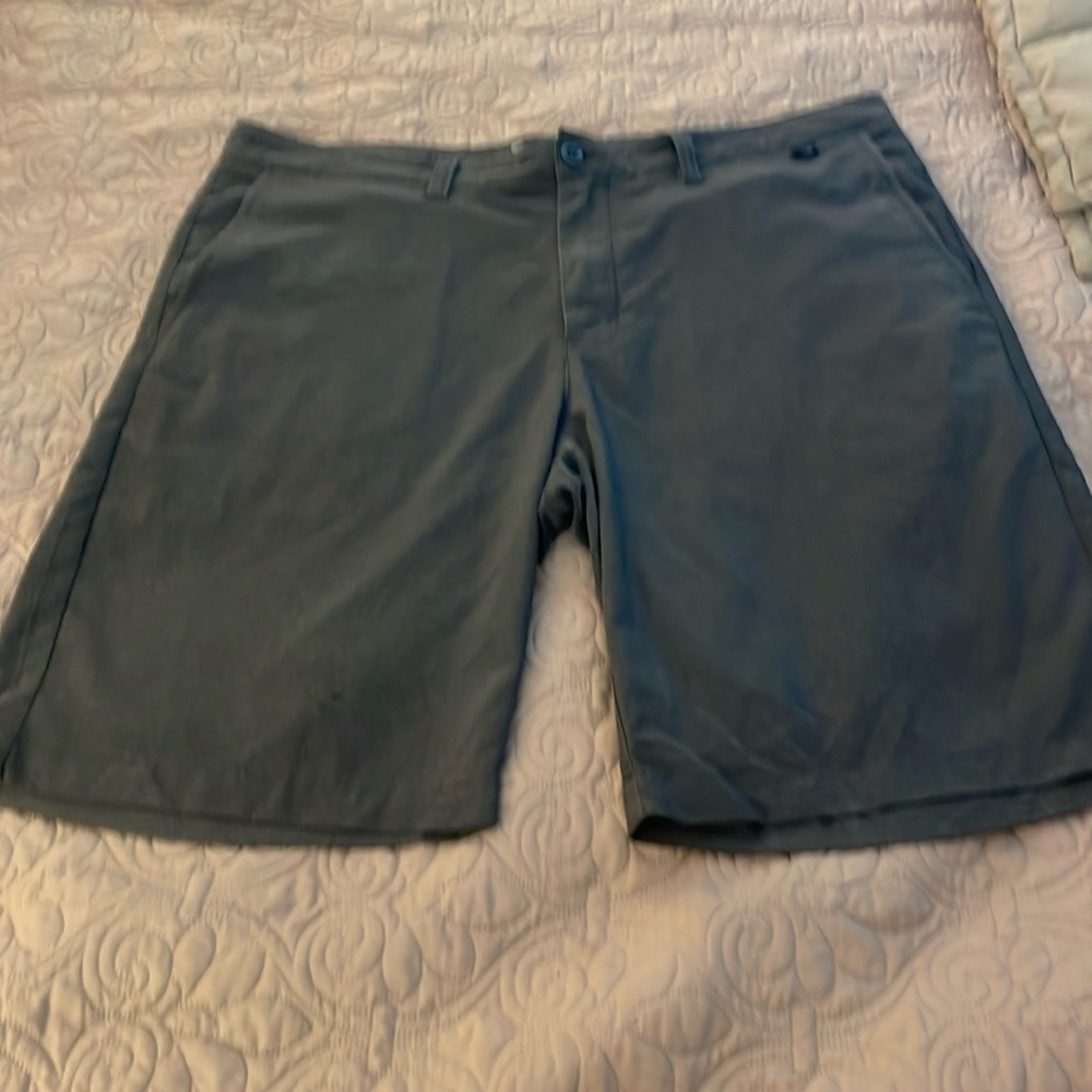 Travis Mathew men’s golf shorts